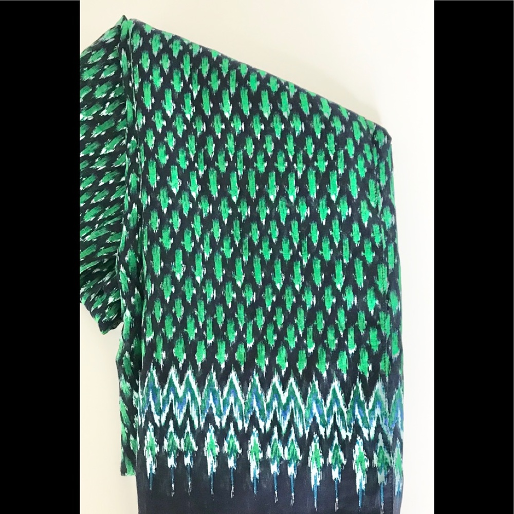 NEVER WORN-4 SEASON SCARF